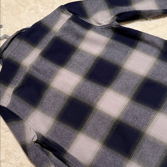 GAP KIDS Navy and Gray Plaid Button Down Shirt - Picture 4 of 4